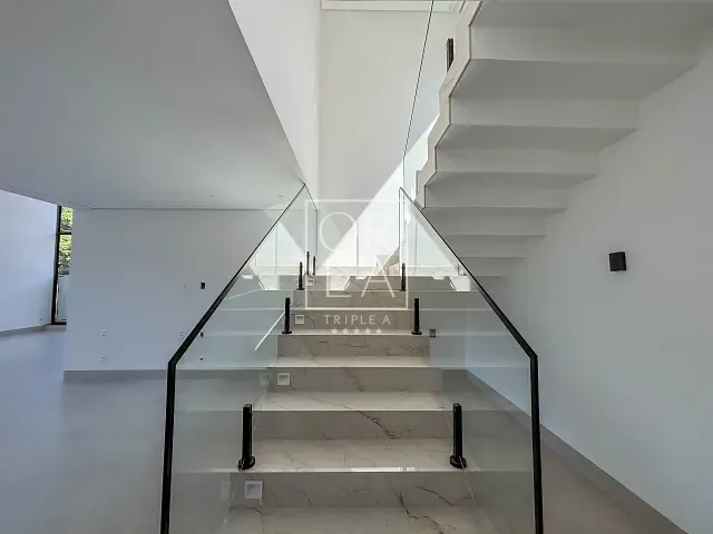 Casa com 495m² 4 quartos e 6 banheiros, à venda, no bairro Jardins França em Goiânia