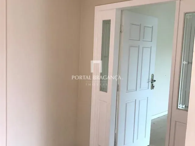Casa 3 quartos e 3 banheiros, à venda, no bairro Jardim Primavera em Bragança Paulista