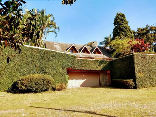 Casa com 540m² 4 quartos e 4 banheiros, à venda, no bairro Gramado em Cotia