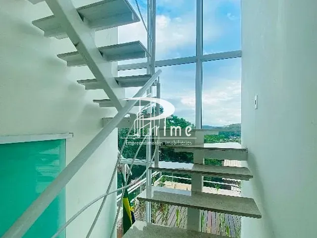 Casa com 959m² 3 quartos e 4 banheiros, à venda, no bairro Itaipu em Niterói