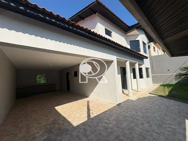 Casa 3 quartos e 4 banheiros, à venda, no bairro Vila Cabral em Registro