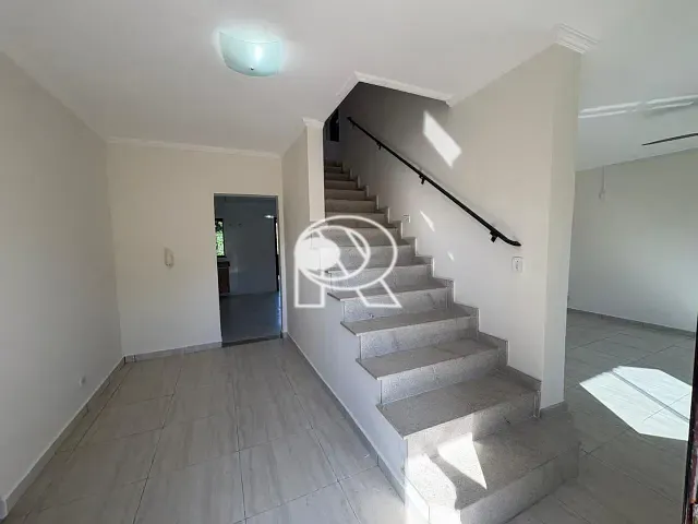 Casa 3 quartos e 4 banheiros, à venda, no bairro Vila Cabral em Registro