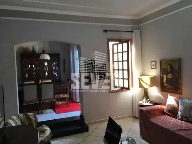 Casa com 308m² 3 quartos e 2 banheiros, à venda, no bairro Vila Souto em Bauru