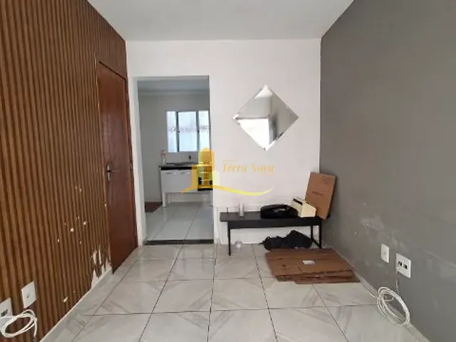 Casa 2 quartos e 1 banheiro, à venda ou para alugar, no bairro Vila Carmosina em São Paulo