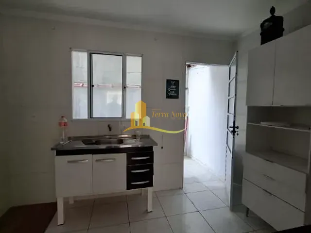 Casa 2 quartos e 1 banheiro, à venda ou para alugar, no bairro Vila Carmosina em São Paulo