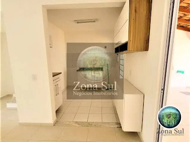 Casa com 100m² 3 quartos e 2 banheiros, para alugar, no bairro Villa Flora em Votorantim