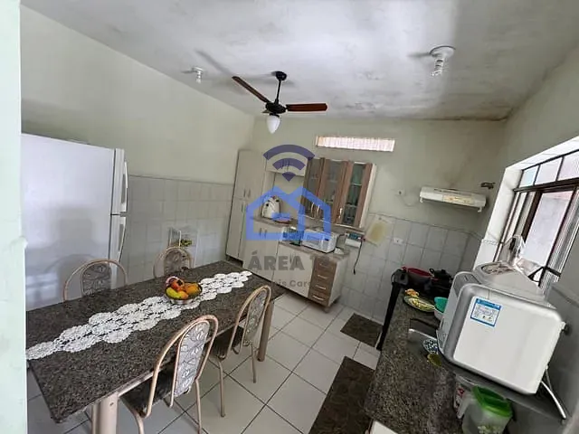 Casa com 468m² 3 quartos e 2 banheiros, à venda, no bairro Centro em Caraguatatuba