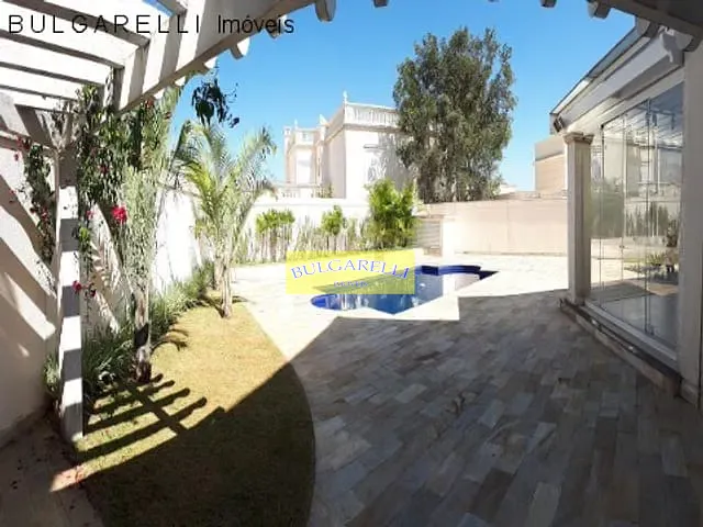 Casa com 1000m² 4 quartos e 6 banheiros, à venda ou para alugar, no bairro CONDOMINIO  VEDUTA em Jundiai