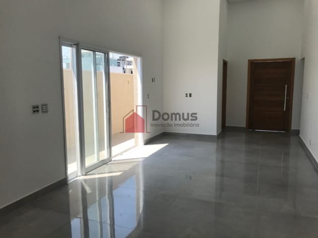 Casa com 250m², à venda ou para alugar, no bairro Caçapava Velha em Caçapava