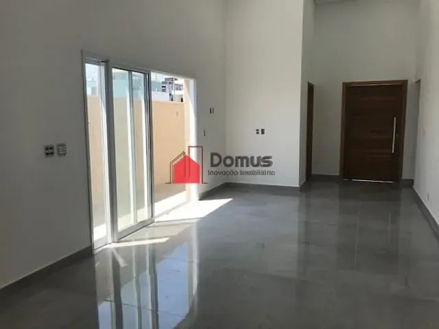 Casa com 250m², à venda ou para alugar, no bairro Caçapava Velha em Caçapava