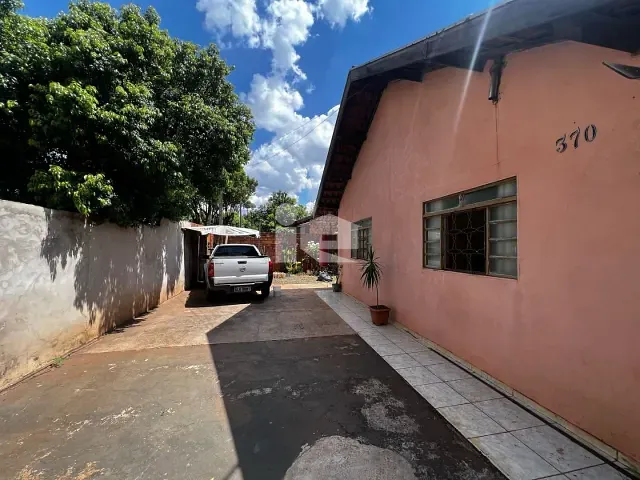 Casa com 225m² 2 quartos e 1 banheiro, à venda, no bairro Conjunto Habitacional Santiago em Rolândia