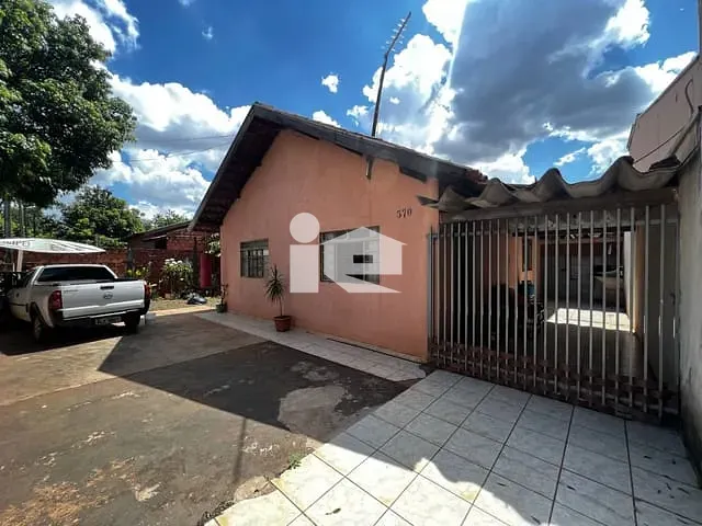 Casa com 225m² 2 quartos e 1 banheiro, à venda, no bairro Conjunto Habitacional Santiago em Rolândia