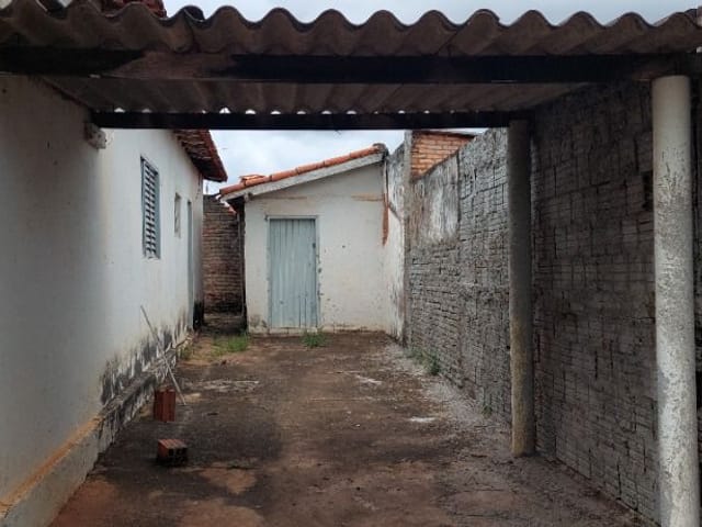 Casa com 300m² 2 quartos e 1 banheiro, à venda, no bairro Jandaia Residencial Parque em Birigüi