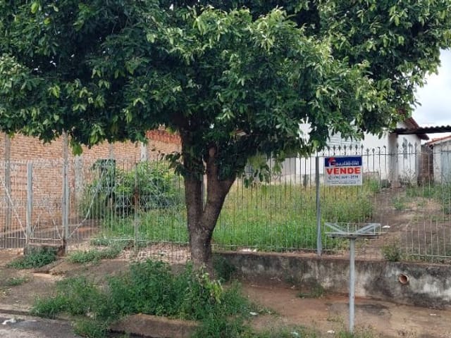 Casa com 300m² 2 quartos e 1 banheiro, à venda, no bairro Jandaia Residencial Parque em Birigüi