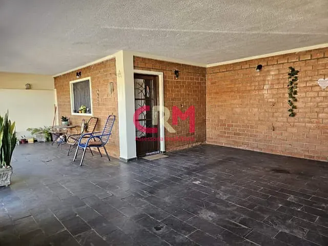 Casa com 200m² 3 quartos e 2 banheiros, à venda, no bairro Centro (Jurupema) em Taquaritinga