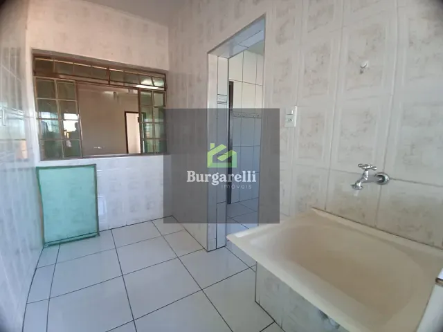 Casa 2 quartos e 2 banheiros, para alugar, no bairro Pedro Silvestre em Lavras