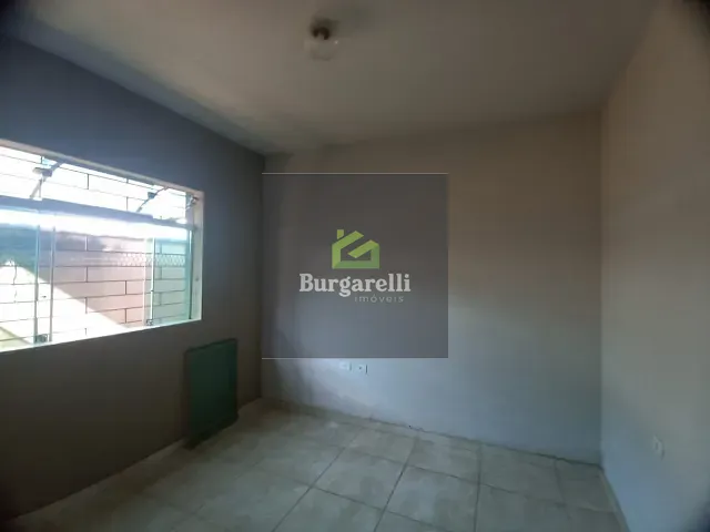 Casa 2 quartos e 2 banheiros, para alugar, no bairro Pedro Silvestre em Lavras