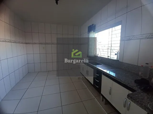 Casa 2 quartos e 2 banheiros, para alugar, no bairro Pedro Silvestre em Lavras