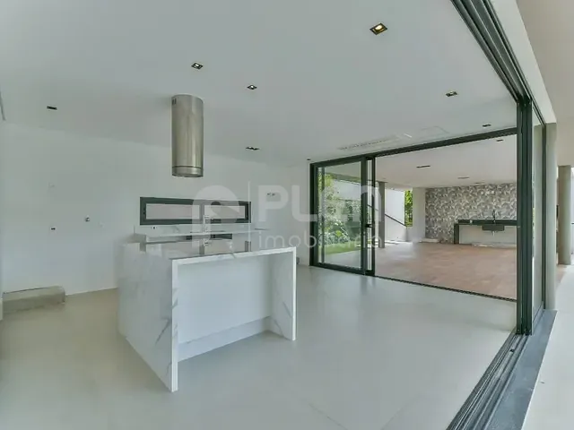 Casa com 620m² 4 quartos e 5 banheiros, à venda, no bairro Alphaville em Santana de Parnaíba