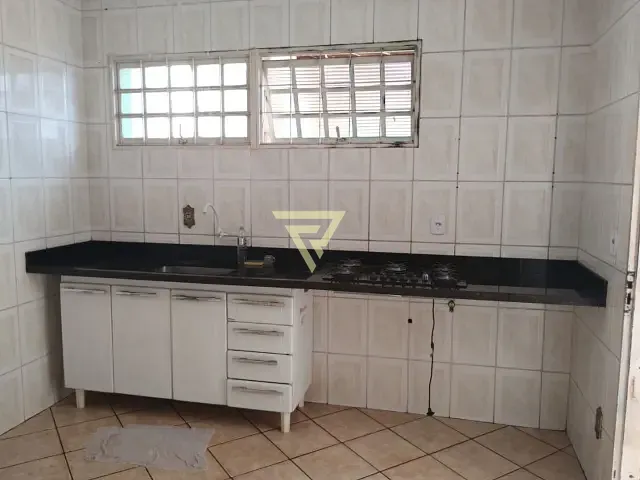 Casa com 300m² 3 quartos e 2 banheiros, à venda, no bairro Jardim Florestan Fernandes em Ribeirão Preto