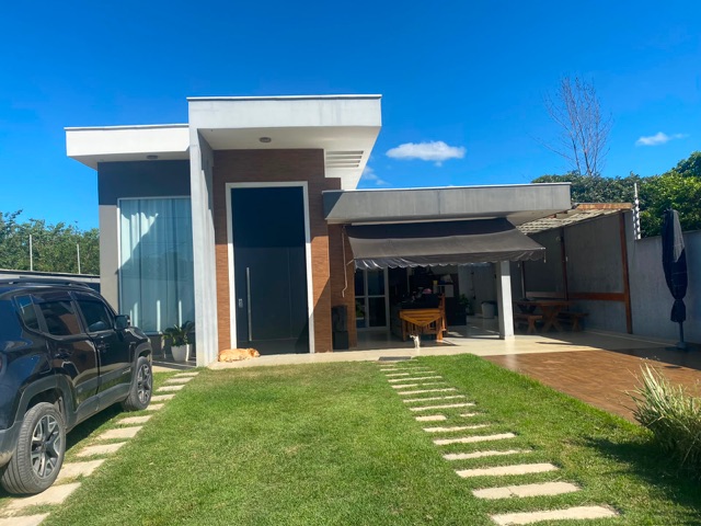 Casa com 560m² 4 quartos e 5 banheiros, à venda, no bairro Floresta das Gaivotas em Rio das Ostras