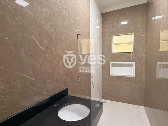 Casa 3 quartos e 2 banheiros, à venda, no bairro Parque das Mangabeiras em Araxá