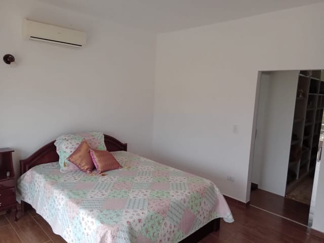 Casa com 450m² 3 quartos e 2 banheiros, à venda, no bairro Condomínio Fechado Morro Azul II em São João da Boa Vista