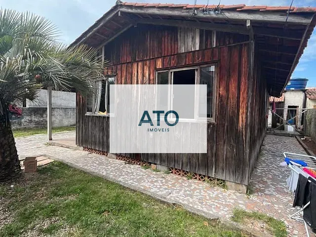 Casa 3 quartos e 2 banheiros, à venda, no bairro Centro em Tijucas