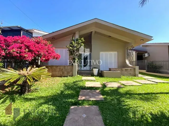 Casa 3 quartos e 3 banheiros, à venda, no bairro Centro em Arroio Do Meio