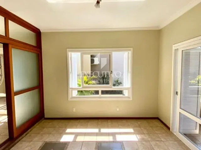 Casa 3 quartos e 3 banheiros, à venda, no bairro Centro em Arroio Do Meio