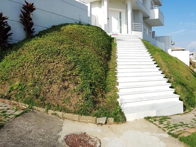 Casa com 720m² 5 quartos e 6 banheiros, à venda ou para alugar, no bairro Condomínio Residencial Jaguary em São José dos Campos