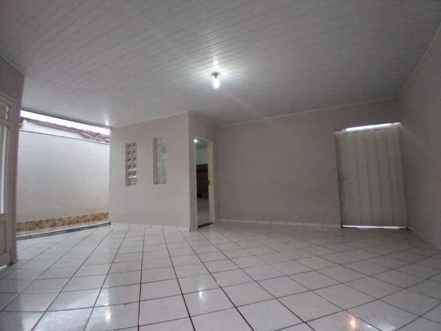 Casa com 170m² 2 quartos e 2 banheiros, à venda, no bairro Núcleo Habitacional Thereza Maria Barbieri em Birigüi