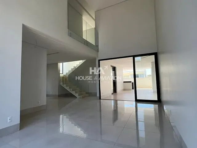 Casa com 389m² 4 quartos e 5 banheiros, à venda, no bairro Jardins Valência em Goiânia