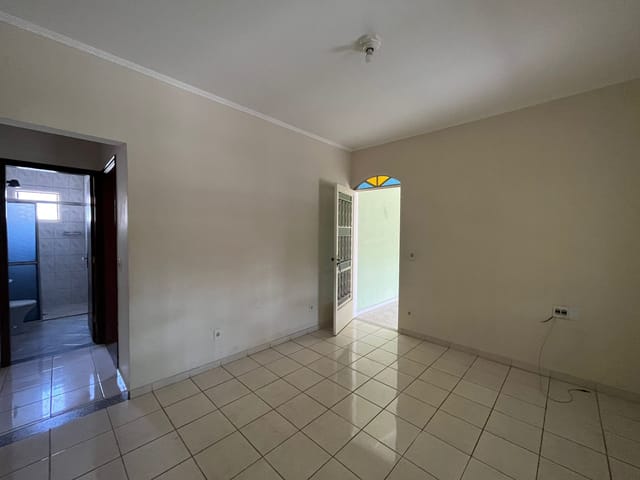 Casa com 250m² 5 quartos e 2 banheiros, à venda, no bairro Parque Valença I em Campinas