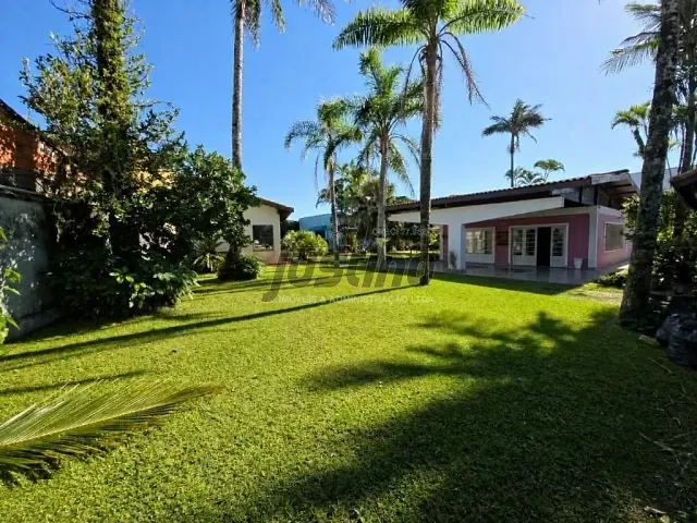 Casa com 1132m² 3 quartos e 2 banheiros, à venda, no bairro Praia dos Sonhos em Itanhaém