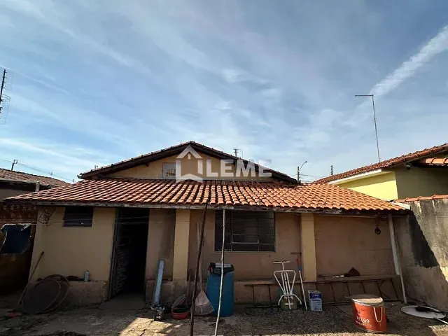 Casa com 200m² 2 quartos e 1 banheiro, à venda, no bairro Vila Santa Rosa em Mococa