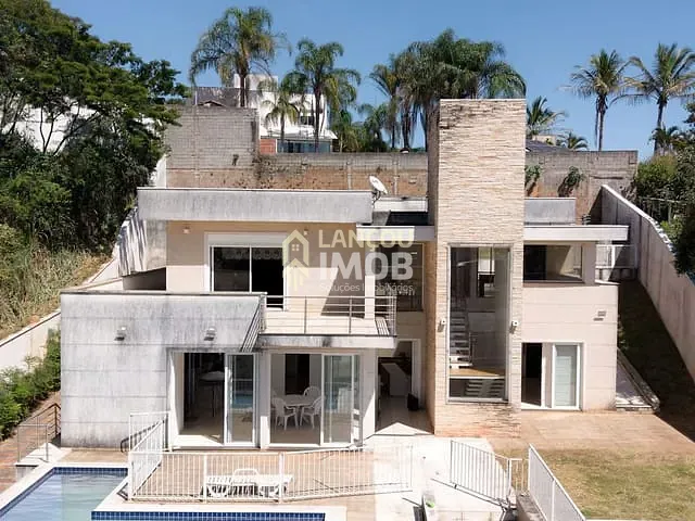 Casa com 1100m² 4 quartos e 2 banheiros, à venda, no bairro Loteamento Portal da Colina em Jundiaí