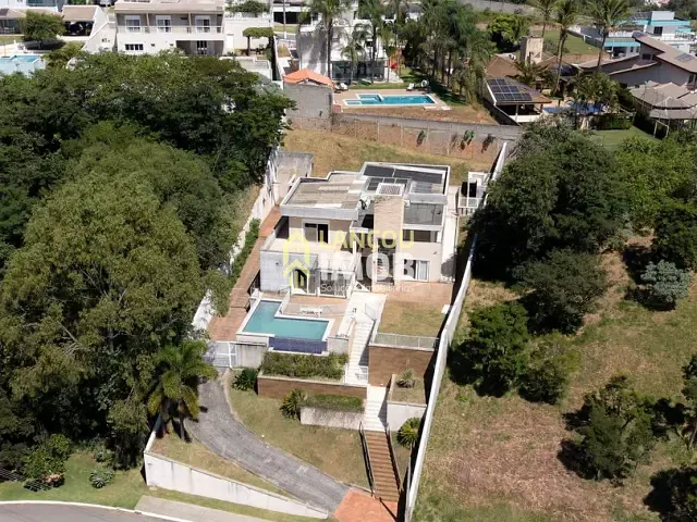 Casa com 1100m² 4 quartos e 2 banheiros, à venda, no bairro Loteamento Portal da Colina em Jundiaí