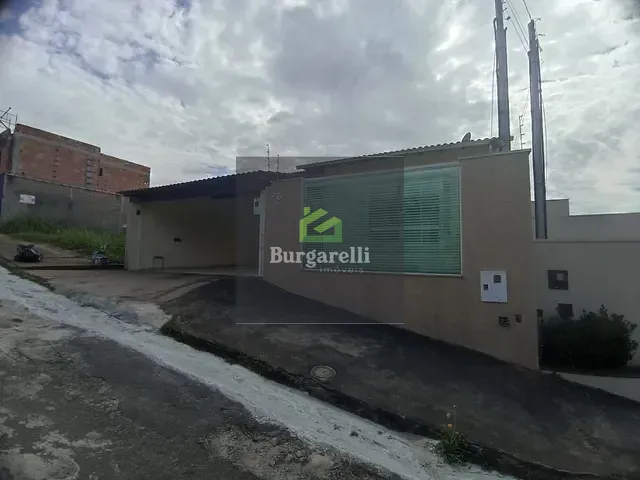 Casa com 100m² 4 quartos e 3 banheiros, para alugar, no bairro Jardim Campestre III em Lavras