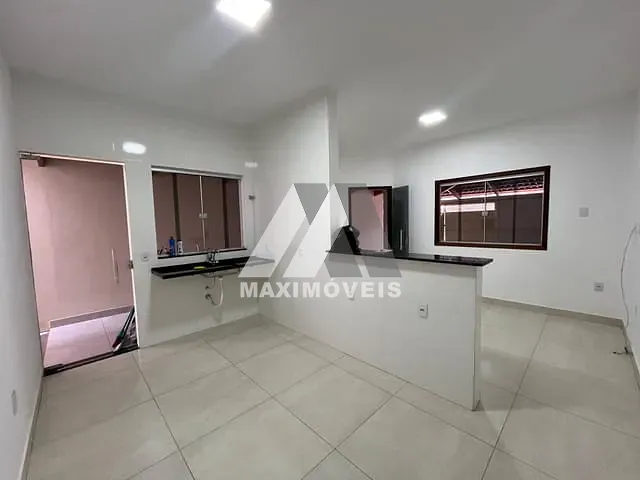Casa com 180m² 3 quartos e 2 banheiros, à venda, no bairro Jardim Nazareth em Araçuaí