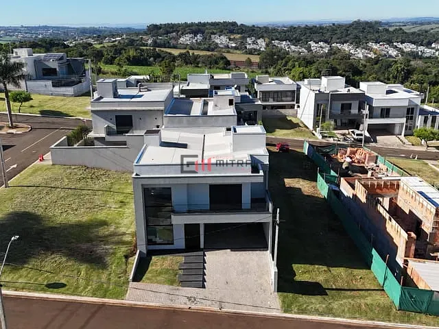 Casa 3 quartos e 4 banheiros, à venda, no bairro Olímpico em Londrina