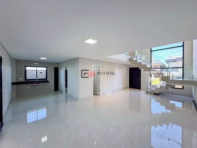 Casa 3 quartos e 4 banheiros, à venda, no bairro Olímpico em Londrina