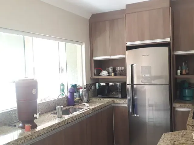 Casa com 250m² 3 quartos e 2 banheiros, à venda, no bairro Conjunto Café em Londrina