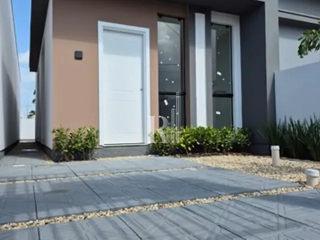 Casa 2 quartos e 1 banheiro, à venda, no bairro Areias em Tijucas