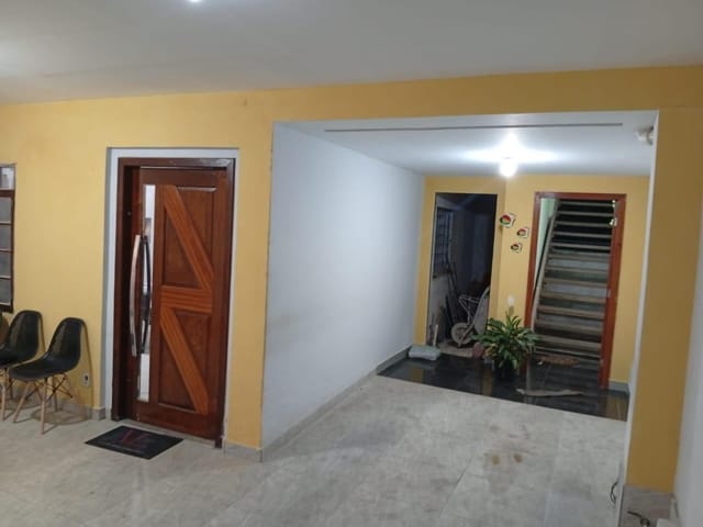 Casa com 250m² 6 quartos e 2 banheiros, à venda, no bairro Ribeiro de Abreu em Belo Horizonte