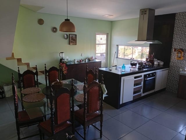Casa com 250m² 6 quartos e 2 banheiros, à venda, no bairro Ribeiro de Abreu em Belo Horizonte