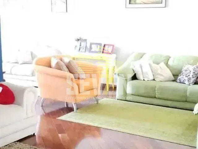 Casa com 300m² 3 quartos e 2 banheiros, à venda, no bairro Jardim América em Bauru