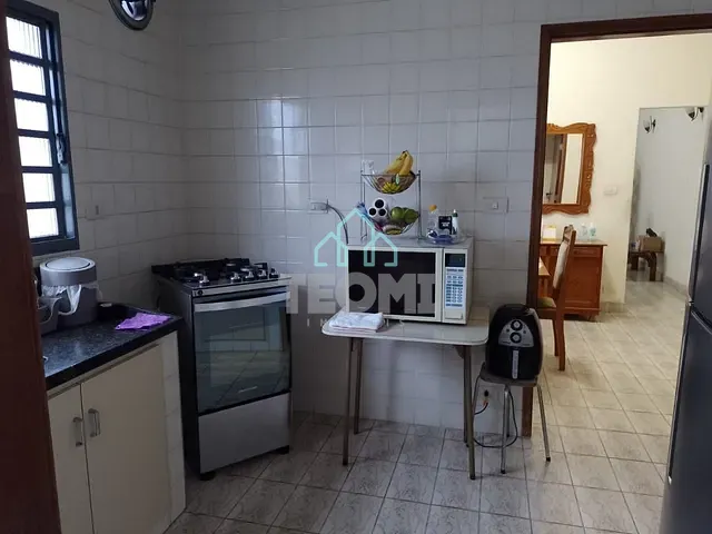 Casa com 317m² 2 quartos e 2 banheiros, à venda, no bairro Jardim Santa Cruz em Taubaté
