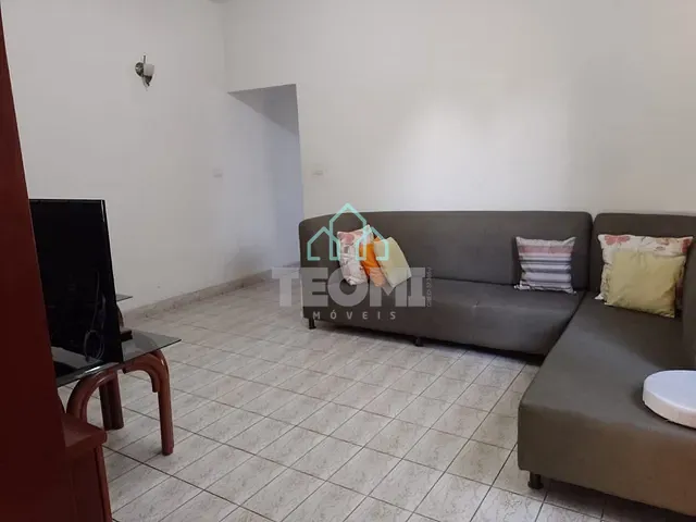 Casa com 317m² 2 quartos e 2 banheiros, à venda, no bairro Jardim Santa Cruz em Taubaté