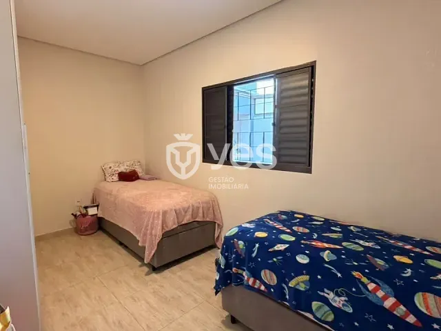 Casa 4 quartos e 2 banheiros, à venda, no bairro Jardim Europa II em Nova Serrana